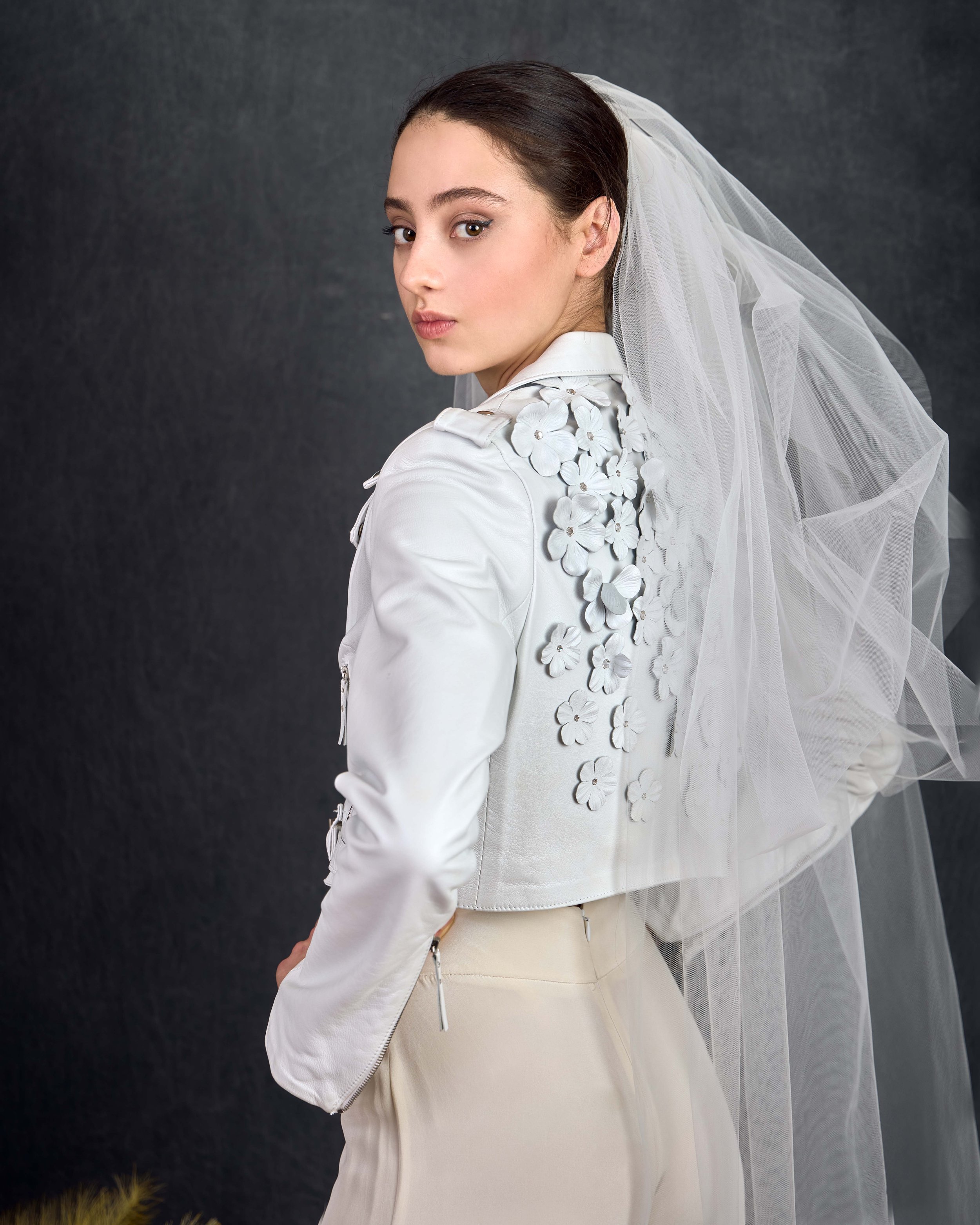 Ivory Tulle Two-tier Cathedral Length Bridal Veil with Blusher